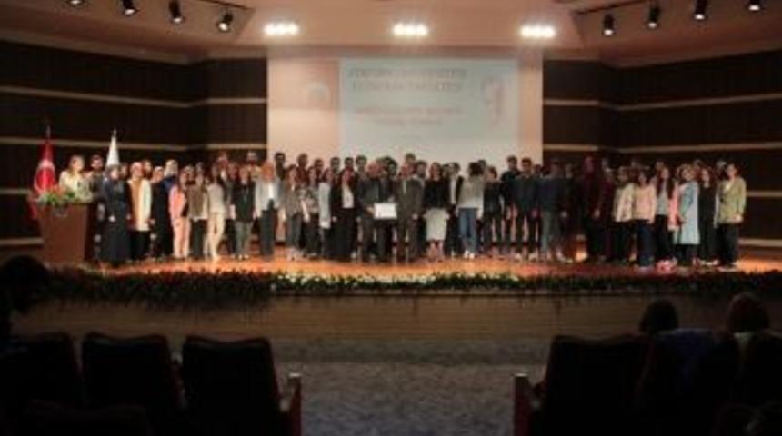 Atat&uuml;rk &Uuml;niversitesi Eczacılık Fak&uuml;ltesi Akreditasyon Belge Takdim T&ouml;reni