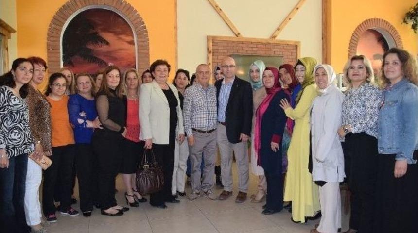 Ak Parti İl&ccedil;e Kadın Kolları Başkanları Aliağa&rsquo;da Buluştu