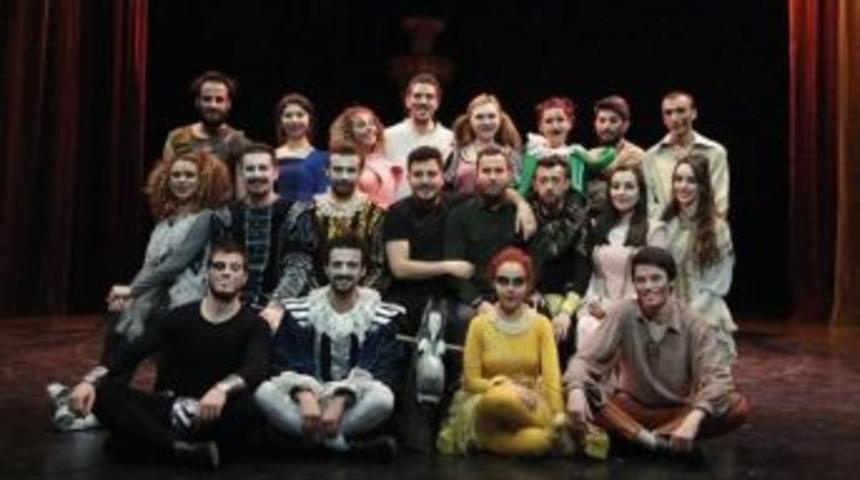 &ldquo;bir Yaz Gecesi R&uuml;yası&rdquo; Beğeni Topladı