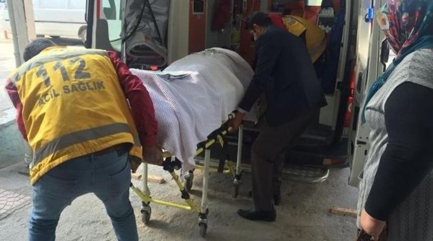 Balkona Halı Asarken İkinci Kattan Aşağı D&uuml;şt&uuml;