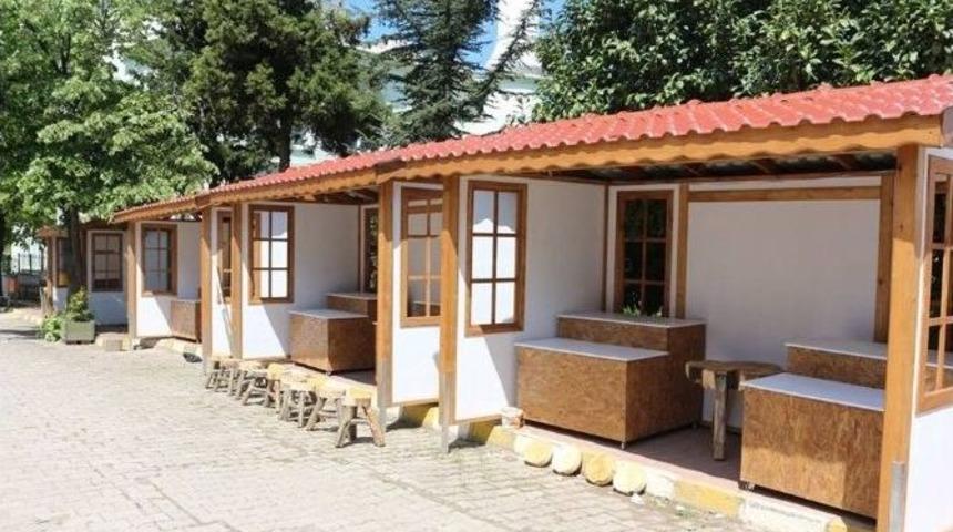 Tarihi Mahalle Pazarı Yeni Stantları Kurulmaya Başladı