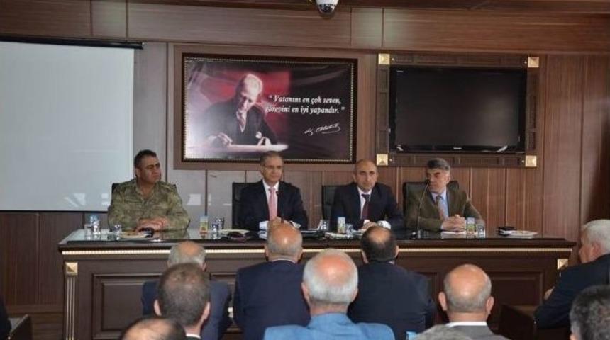 Vali Tapsız, Muhtarlar Ve Stk&rsquo;larla Bir Araya Geldi