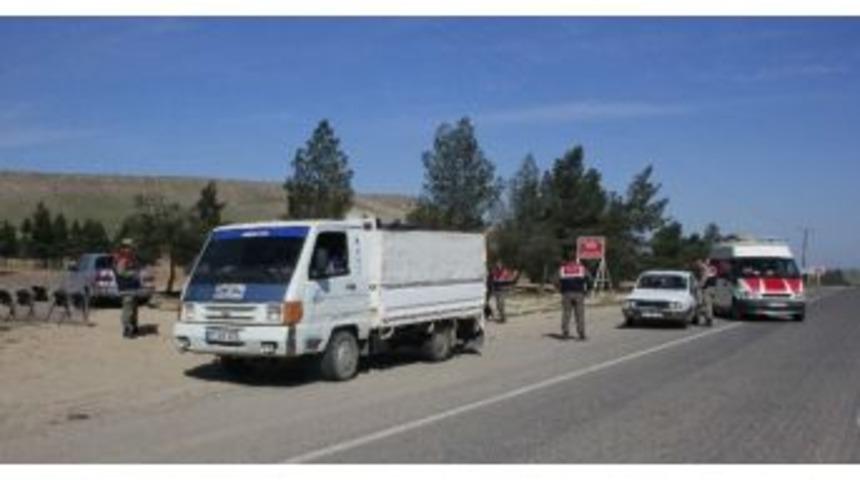 Ceylanpınar’da Jandarmadan Yol Kontrolü