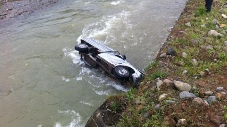 Trabzon’da Öğrenci Servisi Kaza Yaptı: 4 Yaralı