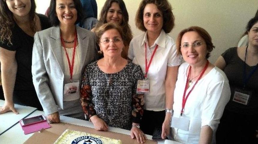 Anne S&uuml;t&uuml; Ve Emzirme Danışmanlığı İ&ccedil;in El Ele Verildi