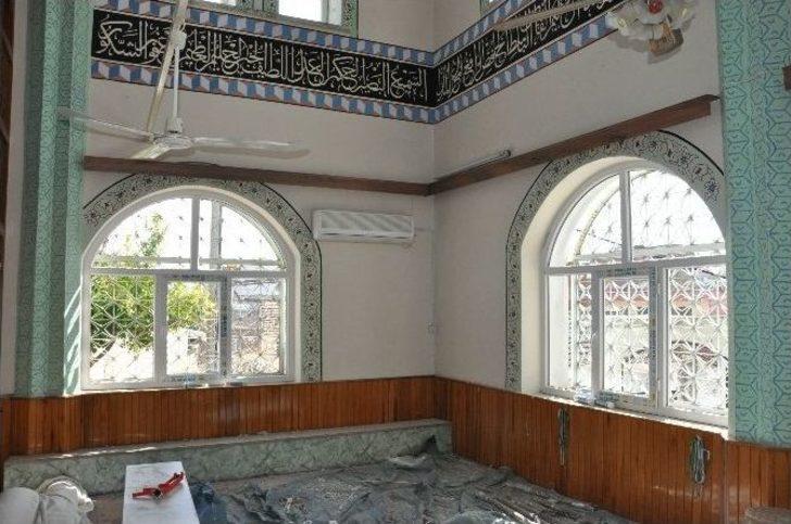 İsabeyli Çarşı Camisinin Pencereleri Yenilendi G3
