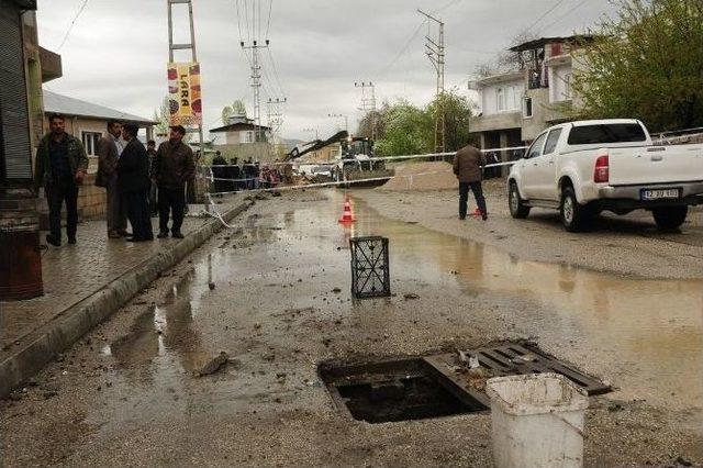 Van’da Yaşanan Patlamanın Şiddeti Gün Ağardığında Ortaya Çıktı