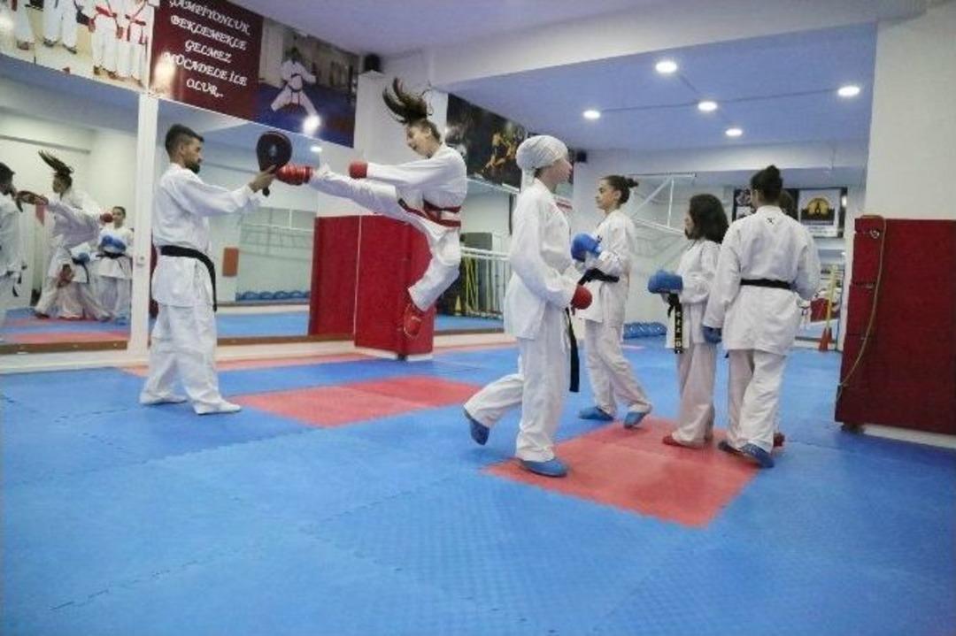 (&ouml;zel Haber) Diyarbakır&rsquo;ın Altın Kızları Zoru Başardı