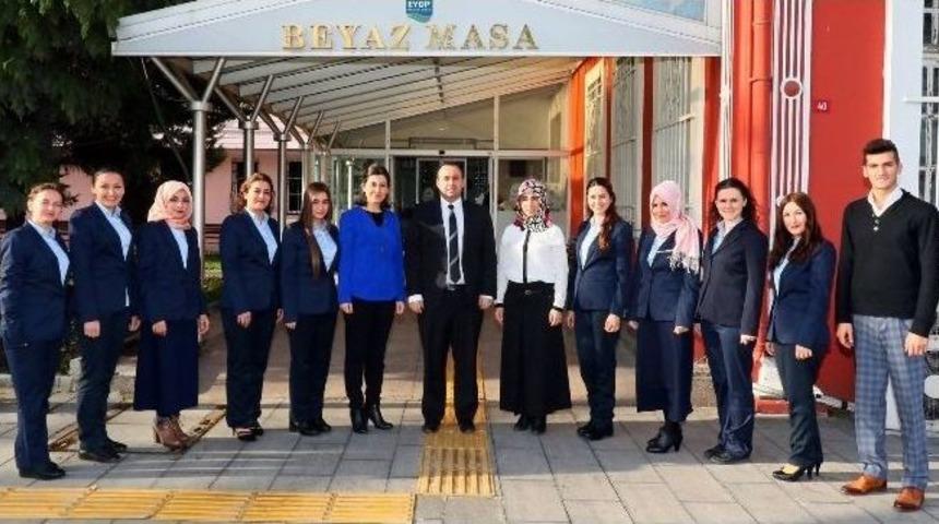 Ey&uuml;p Belediyesi Beyaz Masa Ve &Ccedil;ağrı Merkezi G&ouml;z Dolduruyor