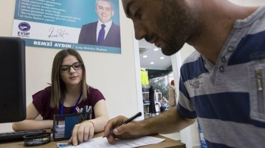 Ey&uuml;p İstihdam B&uuml;rosu İle Y&uuml;zler G&uuml;l&uuml;yor