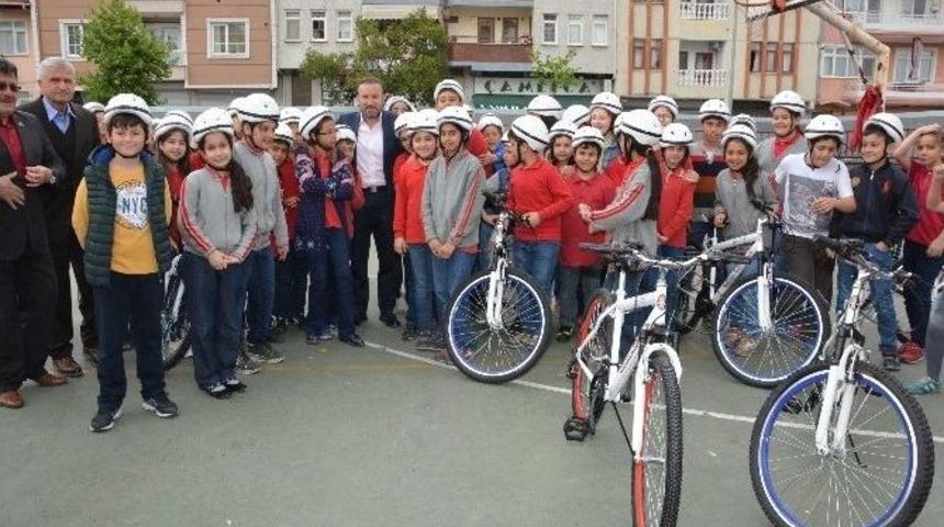 Bisikletler &Ccedil;ocuklar İle Buluşmaya Devam Ediyor
