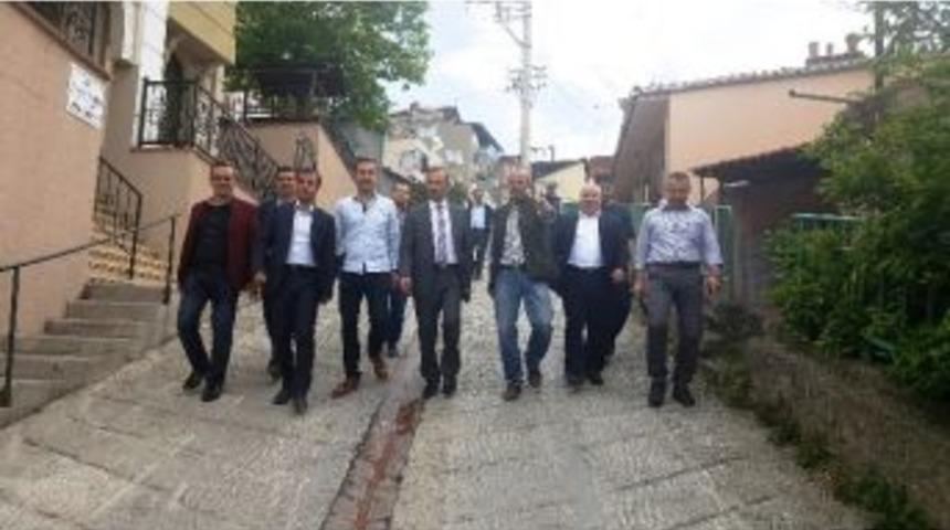 İzmit Belediyesi Mahalle Turları Devam Ediyor