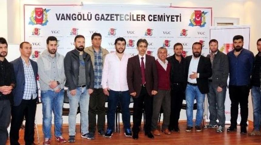 Vgc&rsquo;den "2015 Yılı Gazetecilik &Ouml;d&uuml;lleri" Yarışması