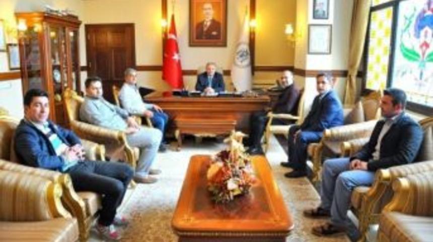Erzincan Gazeteciler Cemiyeti Vali Kahraman’ı Makamında Ziyaret Etti