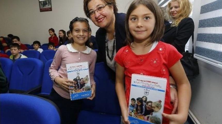 Konak’ın Bilgin Çocuklarına Eğlenceli Armağan