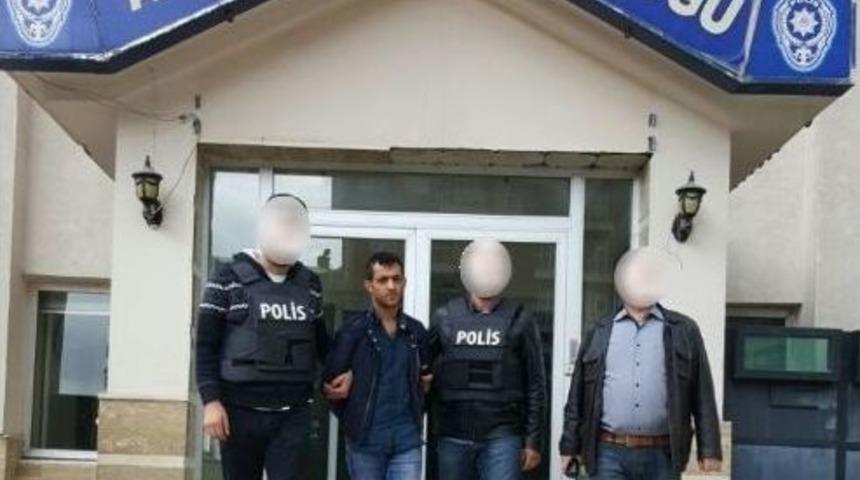 Cinayette Kullandığı Silahıyla Yakalandı