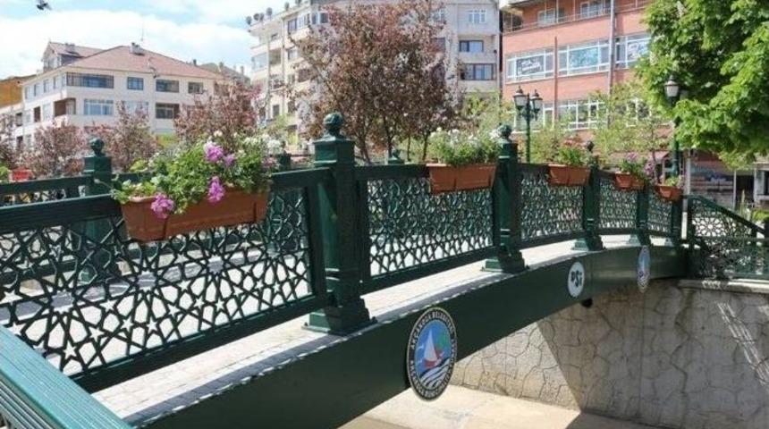 Kentin Her Noktasında Baharın Renkleri Karşılıyor Sizleri