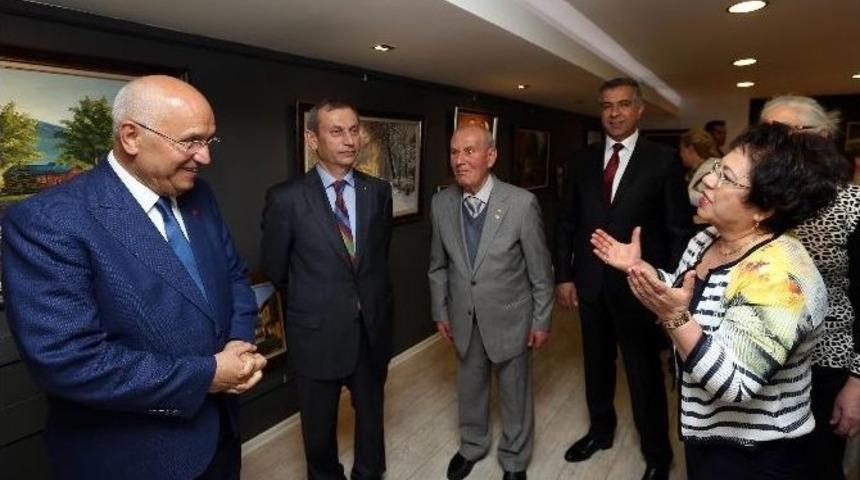 Başkan Yaşar Yenimahalleli Sanat&ccedil;ıyı Yalnız Bırakmadı