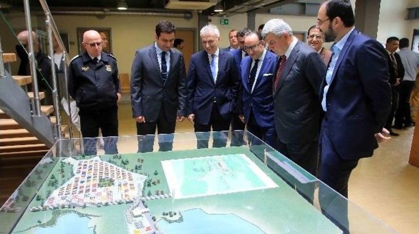 Başkan Karaosmanoğlu, Autoport &Ccedil;alışanlarıyla Bir Araya Geldi