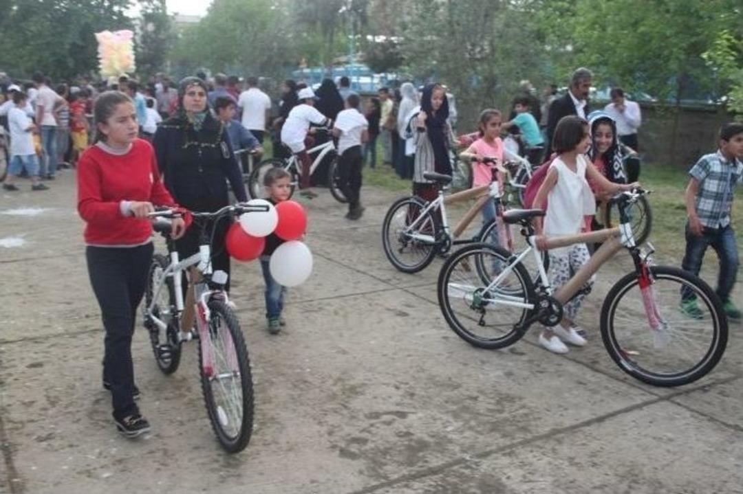 Cizre&rsquo;de Obeziteye Karşı 466 Bisiklet Dağıtıldı