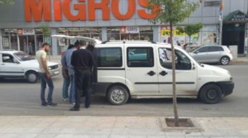Varil Taşıyan Ş&uuml;pheli Ara&ccedil; Polis Ekiplerini Harekete Ge&ccedil;irdi