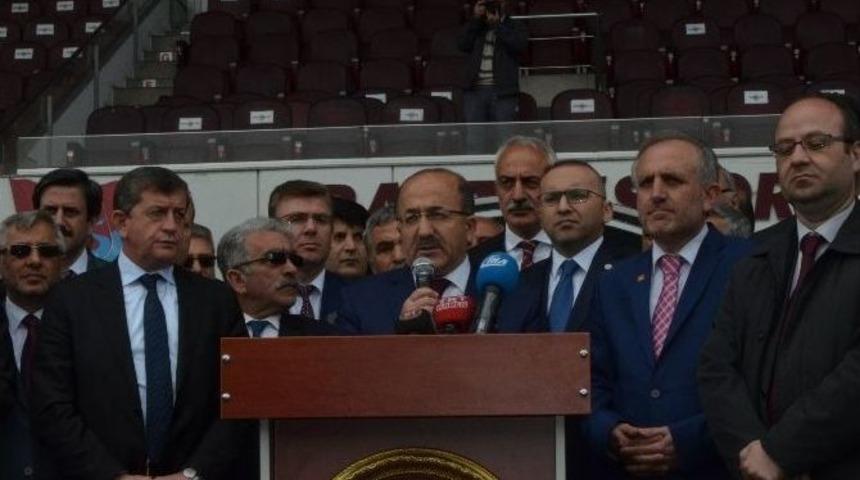 Trabzon H&uuml;seyin Avni Aker Stadı&rsquo;nda Tepkisini Ortaya Koydu