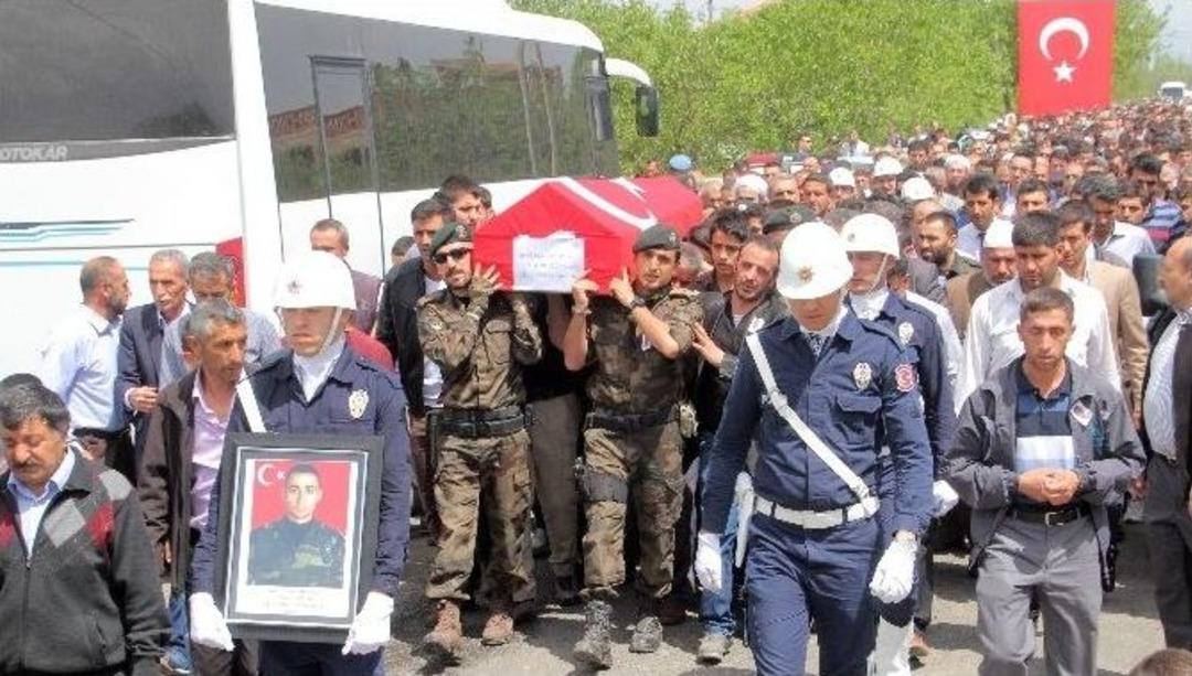 Şehit &Ouml;zel Harekat Polisini Binler Uğurladı