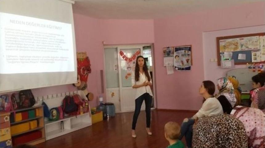 Kula&rsquo;da Velilere Hoşg&ouml;r&uuml; Ve Sevgi Semineri