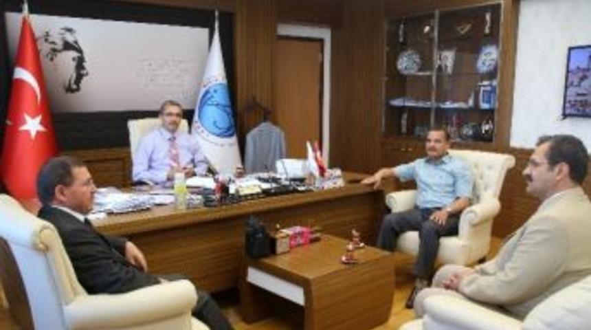 Yabancı Akademisyenler &Uuml;niversiteyi Tercih Ediyor