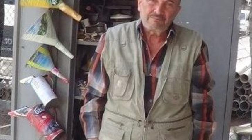 60 Yıllık Lehim Ustası Atık Tenekeleri Tekrar Kullanıma Kazandırıyor