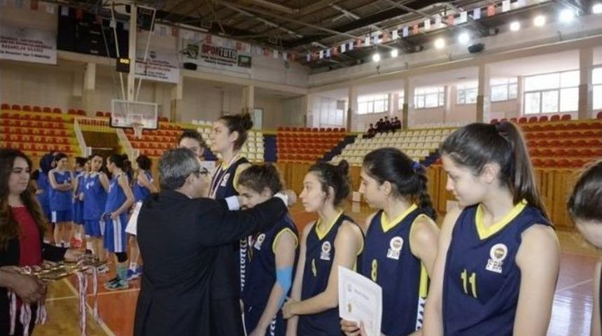 Gen&ccedil;ler Basketbol Finalistleri Belirlendi