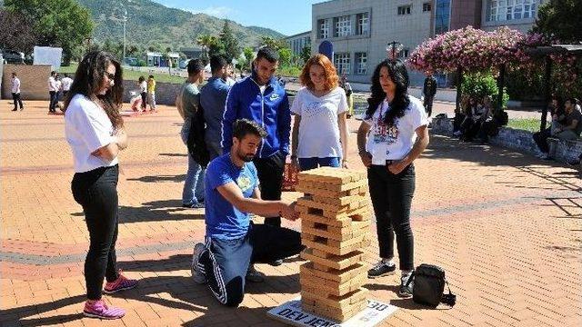 Adu Öğrencileri Rekfestle Doyasıya Eğlendi