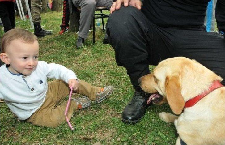 Jandarma’dan Gata’da Çocuk Bayramı Standı G4