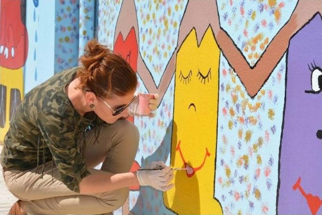 Fır&ccedil;aları İle K&ouml;y Okullarını G&uuml;zelleştiriyorlar