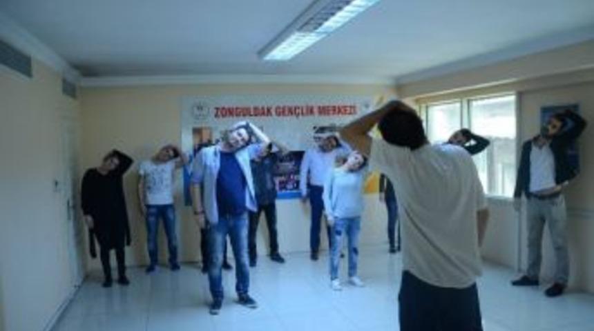 Gen&ccedil;lik Merkezinde Drama Dersleri Başladı