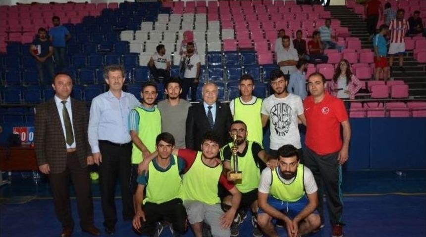 Adıyaman &Uuml;niversitesi Voleybol Şampiyonu Belli Oldu
