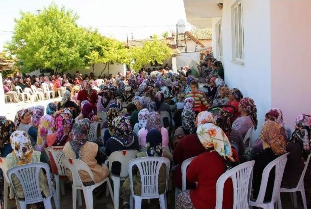 Manisa Şehidine Ağlıyor