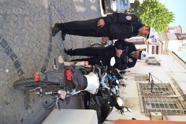 Ayvalık’ta Trafik Ekipleri Tescilsiz Motosiklete Taviz Vermiyor