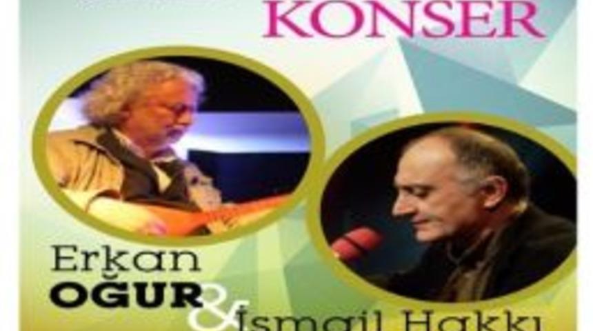 &Uuml;niversite&rsquo;de Erkan Oğur R&uuml;zgarı Esecek