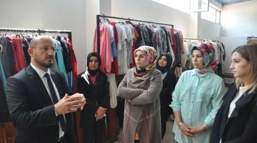 Niksar&rsquo;da Giyim Market İle Bin Aileye Ulaşıldı