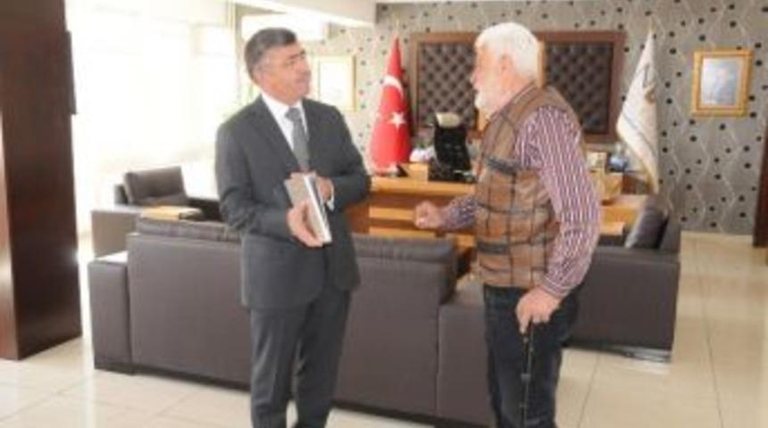 Yeşil&ccedil;am&rsquo;ın Emektarı İhsan Gedik&rsquo;ten Başkan Akdoğan&rsquo;a Ziyaret