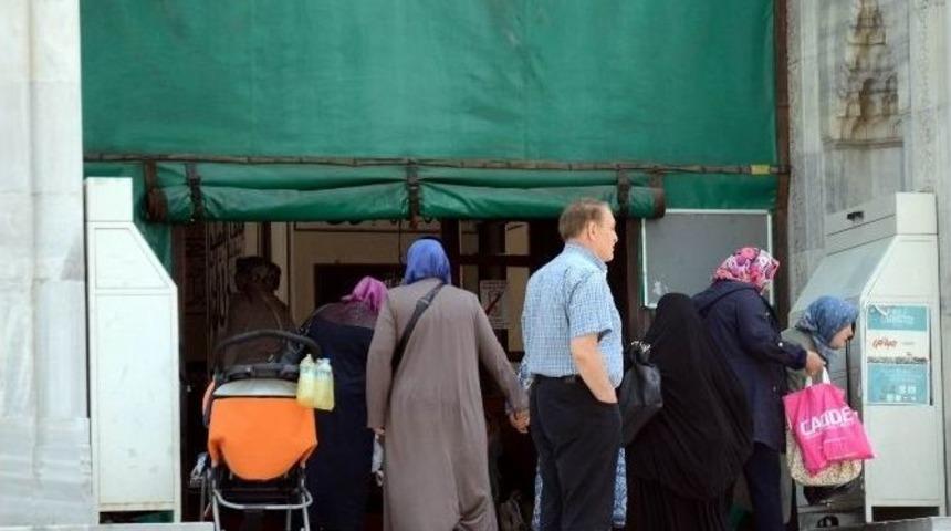 Bursa; Ter&ouml;re İnat Ulucami Ve Tarihi &Ccedil;arşıya Akın Etti