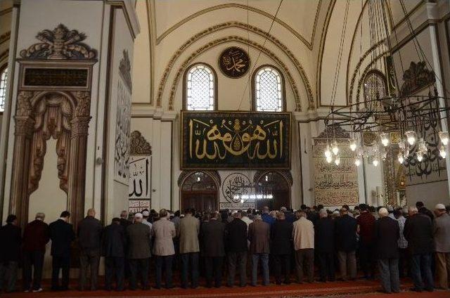 Bursa; Teröre İnat Ulucami Ve Tarihi Çarşıya Akın Etti