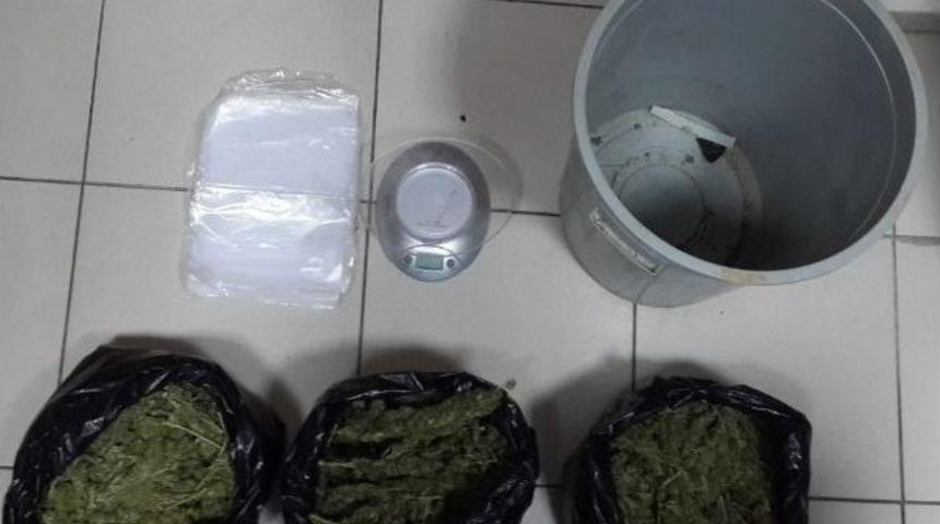 Otob&uuml;sle Uyuşturucu Getirirken Yakalandı