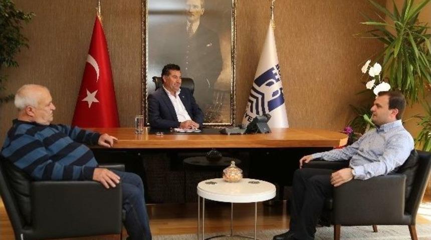 Başkan Kocadon&rsquo;a Kivi Hediye Ettiler