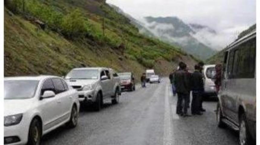 &Ccedil;ukurca&rsquo;da Askeri Konvoya Roketatarlı Saldırı