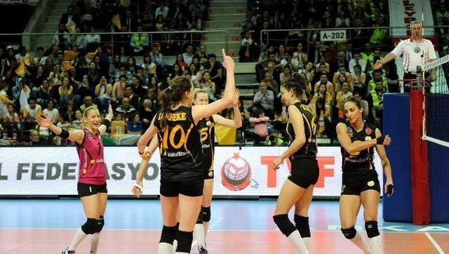 Eczacıbaşı Vitra: - Vakıfbank: 3