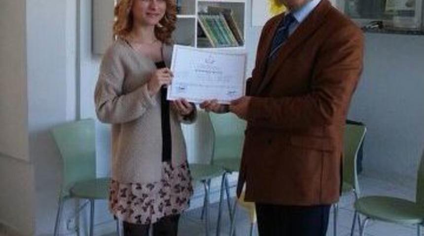 Kuaf&ouml;rl&uuml;k Kursunu Tamamlayanlara Sertifikaları Verildi