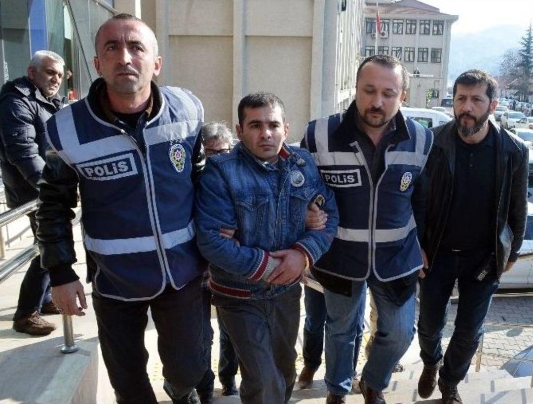 (&ouml;zel Haber) Boğazı Kesilerek &Ouml;ld&uuml;r&uuml;len Necla Sağlam&rsquo;ın Annesi Kızının Eşyalarını Teslim Aldı