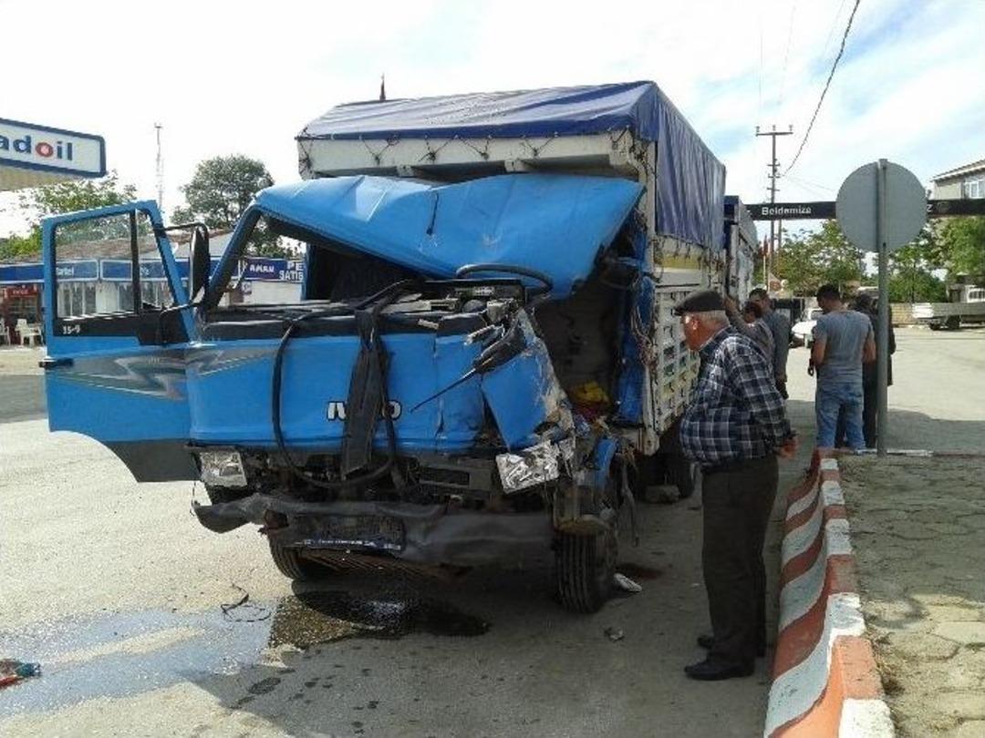 Tekirdağ&rsquo;da 3 Ara&ccedil; Birbirine Girdi: 2 Yaralı